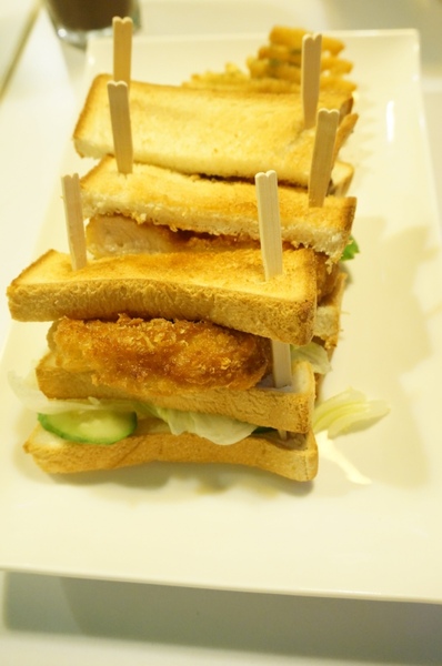 1525綠茶館(士林小東店)：【口碑券】充滿青春活力和藝文的『1525綠茶館(士林小東店)』