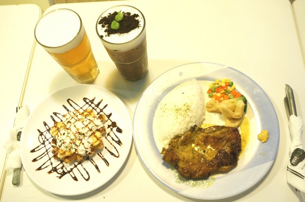 1525綠茶館(士林小東店)：【口碑券】充滿青春活力和藝文的『1525綠茶館(士林小東店)』