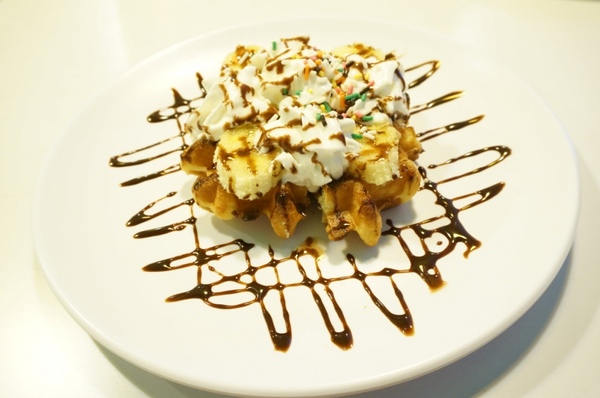 1525綠茶館(士林小東店)：【口碑券】充滿青春活力和藝文的『1525綠茶館(士林小東店)』