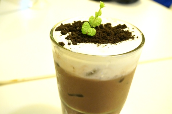 1525綠茶館(士林小東店)：【口碑券】充滿青春活力和藝文的『1525綠茶館(士林小東店)』