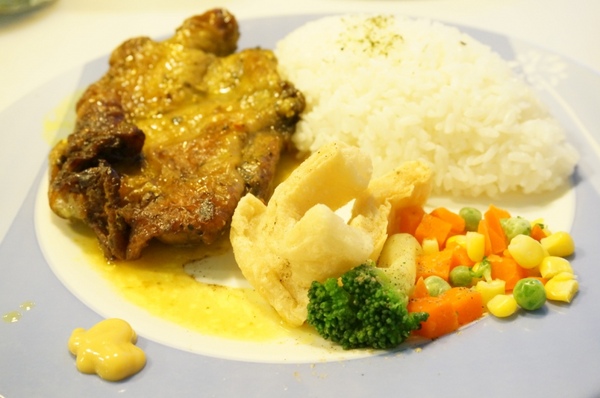 1525綠茶館(士林小東店)：【口碑券】充滿青春活力和藝文的『1525綠茶館(士林小東店)』