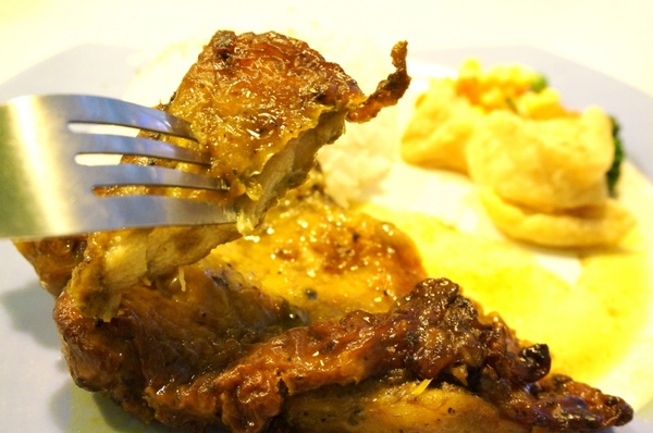 1525綠茶館(士林小東店)：【口碑券】充滿青春活力和藝文的『1525綠茶館(士林小東店)』