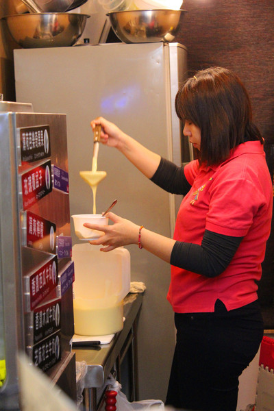 冷之果-手作幸福霜淇淋：[台北]西門町隱藏版暖心霜淇淋<冷之果-手作幸福霜淇淋>