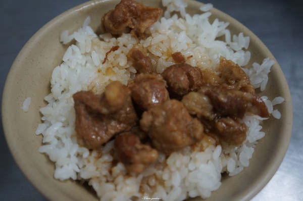 漢奇肉羹店：[北投在地美食]漢奇肉羹~排隊到爆炸也要吃的美味大塊滷肉飯攻略