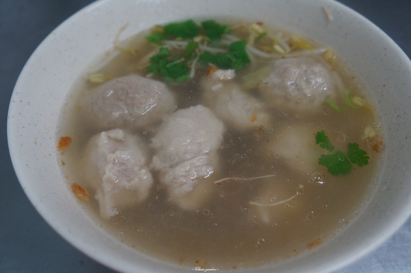 漢奇肉羹店：[北投在地美食]漢奇肉羹~排隊到爆炸也要吃的美味大塊滷肉飯攻略