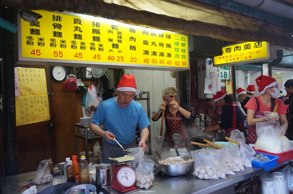 漢奇肉羹店：[北投在地美食]漢奇肉羹~排隊到爆炸也要吃的美味大塊滷肉飯攻略