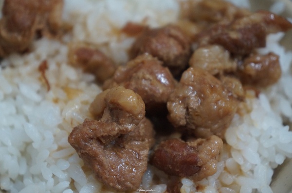 漢奇肉羹店：[北投在地美食]漢奇肉羹~排隊到爆炸也要吃的美味大塊滷肉飯攻略