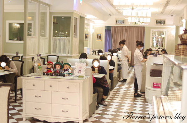 Kaffee Amadeus阿瑪迪斯咖啡館(板橋大遠百):口碑券美食之旅~Kaffee Amadeus阿瑪迪斯咖啡館(板橋大遠百店)~沙河蛋糕變成熱甜點囉