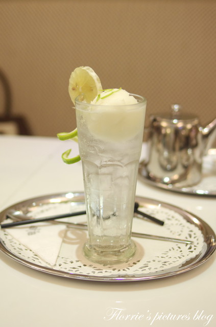 Kaffee Amadeus阿瑪迪斯咖啡館(板橋大遠百):口碑券美食之旅~Kaffee Amadeus阿瑪迪斯咖啡館(板橋大遠百店)~沙河蛋糕變成熱甜點囉