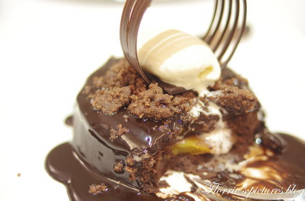 Kaffee Amadeus阿瑪迪斯咖啡館(板橋大遠百):口碑券美食之旅~Kaffee Amadeus阿瑪迪斯咖啡館(板橋大遠百店)~沙河蛋糕變成熱甜點囉