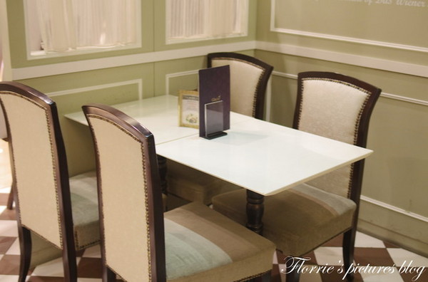 Kaffee Amadeus阿瑪迪斯咖啡館(板橋大遠百):口碑券美食之旅~Kaffee Amadeus阿瑪迪斯咖啡館(板橋大遠百店)~沙河蛋糕變成熱甜點囉