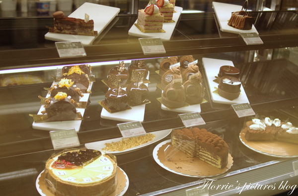 Kaffee Amadeus阿瑪迪斯咖啡館(板橋大遠百):口碑券美食之旅~Kaffee Amadeus阿瑪迪斯咖啡館(板橋大遠百店)~沙河蛋糕變成熱甜點囉