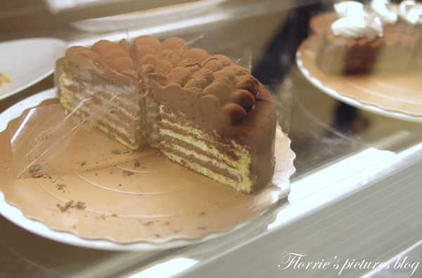 Kaffee Amadeus阿瑪迪斯咖啡館(板橋大遠百):口碑券美食之旅~Kaffee Amadeus阿瑪迪斯咖啡館(板橋大遠百店)~沙河蛋糕變成熱甜點囉