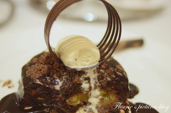 Kaffee Amadeus阿瑪迪斯咖啡館(板橋大遠百):口碑券美食之旅~Kaffee Amadeus阿瑪迪斯咖啡館(板橋大遠百店)~沙河蛋糕變成熱甜點囉