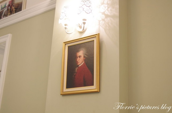 Kaffee Amadeus阿瑪迪斯咖啡館(板橋大遠百):口碑券美食之旅~Kaffee Amadeus阿瑪迪斯咖啡館(板橋大遠百店)~沙河蛋糕變成熱甜點囉