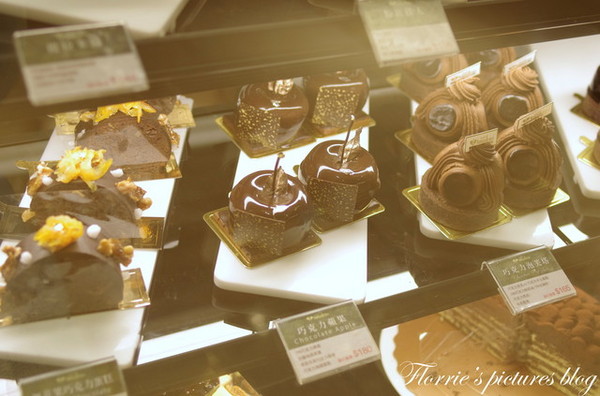 Kaffee Amadeus阿瑪迪斯咖啡館(板橋大遠百):口碑券美食之旅~Kaffee Amadeus阿瑪迪斯咖啡館(板橋大遠百店)~沙河蛋糕變成熱甜點囉