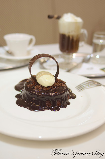 Kaffee Amadeus阿瑪迪斯咖啡館(板橋大遠百):口碑券美食之旅~Kaffee Amadeus阿瑪迪斯咖啡館(板橋大遠百店)~沙河蛋糕變成熱甜點囉