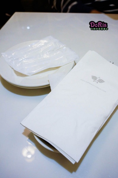 Kaffee Amadeus阿瑪迪斯咖啡館(板橋大遠百):奧地利國寶沙河蛋糕 當香草冰淇淋與熱巧克力相遇-Kaffee Amadeus阿瑪迪斯咖啡館(板橋大遠百店)