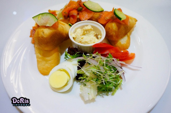 Kaffee Amadeus阿瑪迪斯咖啡館(板橋大遠百):奧地利國寶沙河蛋糕 當香草冰淇淋與熱巧克力相遇-Kaffee Amadeus阿瑪迪斯咖啡館(板橋大遠百店)