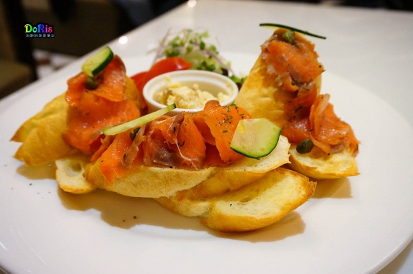 Kaffee Amadeus阿瑪迪斯咖啡館(板橋大遠百):奧地利國寶沙河蛋糕 當香草冰淇淋與熱巧克力相遇-Kaffee Amadeus阿瑪迪斯咖啡館(板橋大遠百店)