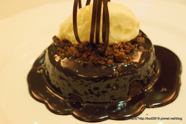 Kaffee Amadeus阿瑪迪斯咖啡館(板橋大遠百): 【新北板橋】Kaffee Amadeus阿瑪迪斯咖啡館(板橋大遠百店)-初體驗精緻美味的奧地利餐點!