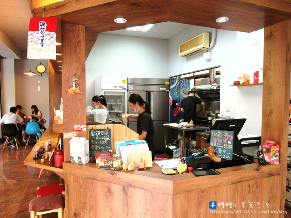 小豚輕食 Kobuta brunch:〖台中│美食〗小豚輕食 Kobuta brunch ❤ 超厚實鬆餅澎派登場~美味現做,香氣十足,口感軟綿厚實,開幕至今快三年了,依然人潮不斷,沒預約可能還吃不到呢!!