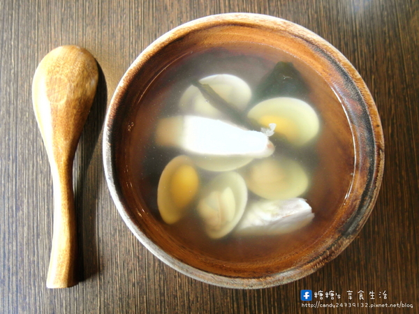 小豚輕食 Kobuta brunch:〖台中│美食〗小豚輕食 Kobuta brunch ❤ 超厚實鬆餅澎派登場~美味現做,香氣十足,口感軟綿厚實,開幕至今快三年了,依然人潮不斷,沒預約可能還吃不到呢!!