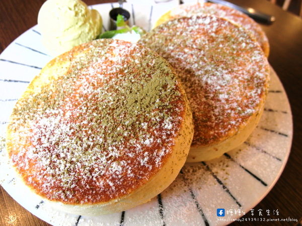 小豚輕食 Kobuta brunch:〖台中│美食〗小豚輕食 Kobuta brunch ❤ 超厚實鬆餅澎派登場~美味現做,香氣十足,口感軟綿厚實,開幕至今快三年了,依然人潮不斷,沒預約可能還吃不到呢!!