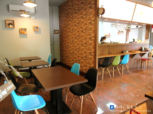 小豚輕食 Kobuta brunch:〖台中│美食〗小豚輕食 Kobuta brunch ❤ 超厚實鬆餅澎派登場~美味現做,香氣十足,口感軟綿厚實,開幕至今快三年了,依然人潮不斷,沒預約可能還吃不到呢!!