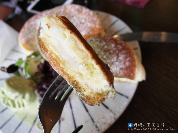 小豚輕食 Kobuta brunch:〖台中│美食〗小豚輕食 Kobuta brunch ❤ 超厚實鬆餅澎派登場~美味現做,香氣十足,口感軟綿厚實,開幕至今快三年了,依然人潮不斷,沒預約可能還吃不到呢!!