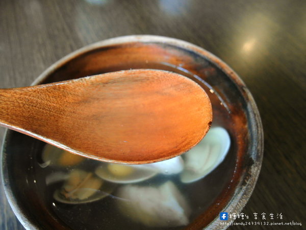 小豚輕食 Kobuta brunch:〖台中│美食〗小豚輕食 Kobuta brunch ❤ 超厚實鬆餅澎派登場~美味現做,香氣十足,口感軟綿厚實,開幕至今快三年了,依然人潮不斷,沒預約可能還吃不到呢!!