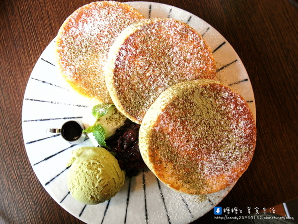 小豚輕食 Kobuta brunch:〖台中│美食〗小豚輕食 Kobuta brunch ❤ 超厚實鬆餅澎派登場~美味現做,香氣十足,口感軟綿厚實,開幕至今快三年了,依然人潮不斷,沒預約可能還吃不到呢!!