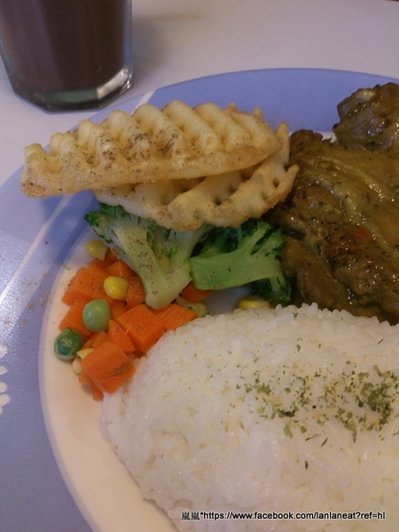 1525綠茶館(士林小東店)：＜口碑券＞【台北士林】1525綠茶館(士林小東店)－店裡的明信片可以寄給未來唷～