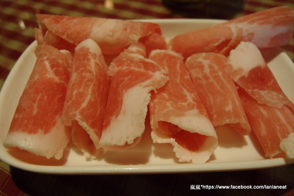 兩棵樹：【台中東海】兩棵樹－適合聚餐的簡餐形式餐廳