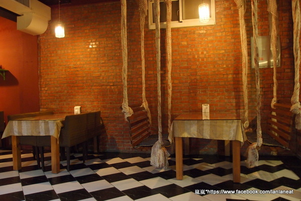 兩棵樹：【台中東海】兩棵樹－適合聚餐的簡餐形式餐廳