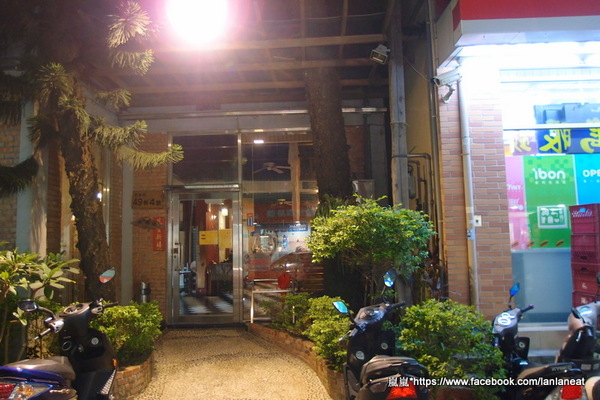 兩棵樹：【台中東海】兩棵樹－適合聚餐的簡餐形式餐廳