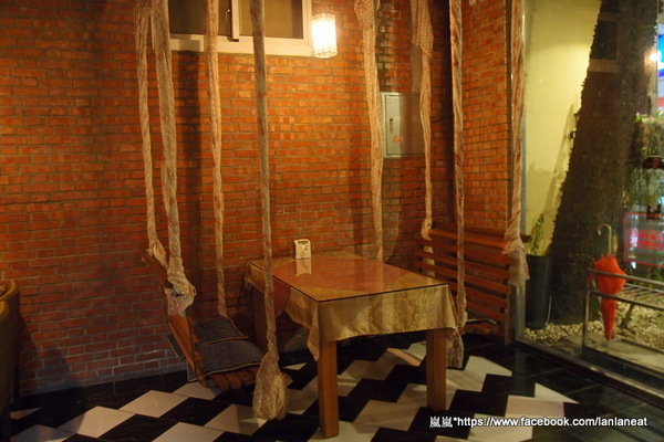 兩棵樹：【台中東海】兩棵樹－適合聚餐的簡餐形式餐廳