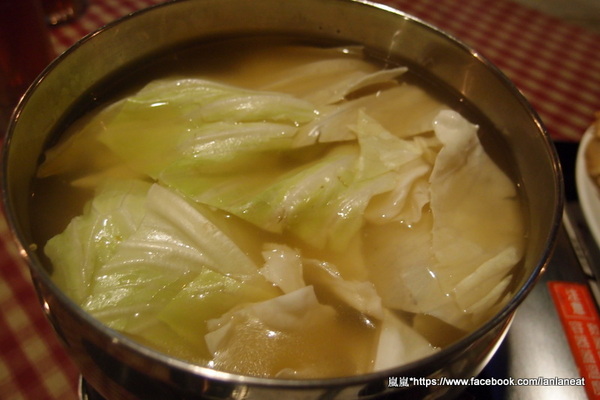 兩棵樹：【台中東海】兩棵樹－適合聚餐的簡餐形式餐廳