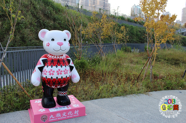 2013泰迪熊台中樂活嘉年華:2013泰迪熊台中樂活嘉年華❤花了9天才拍齊104隻『熊兒』~103.01.01更新