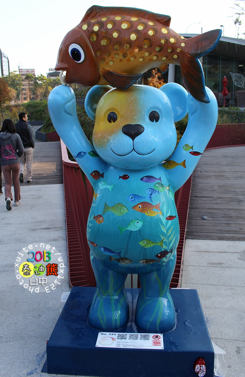 2013泰迪熊台中樂活嘉年華:2013泰迪熊台中樂活嘉年華❤花了9天才拍齊104隻『熊兒』~103.01.01更新