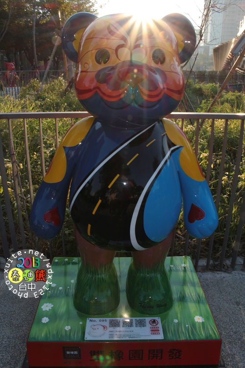 2013泰迪熊台中樂活嘉年華:2013泰迪熊台中樂活嘉年華❤花了9天才拍齊104隻『熊兒』~103.01.01更新