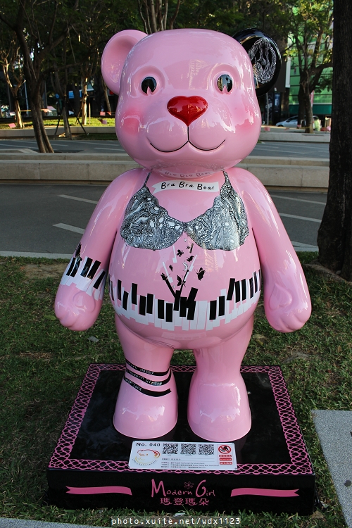 2013泰迪熊台中樂活嘉年華:2013泰迪熊台中樂活嘉年華❤花了9天才拍齊104隻『熊兒』~103.01.01更新