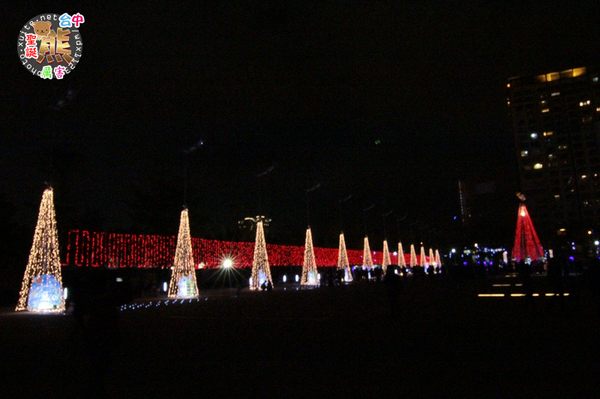 2013臺中聖誕熊厲害:2013臺中聖誕熊厲害✪點燈活動~102.12.06