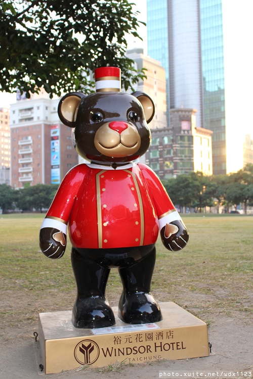 2013泰迪熊台中樂活嘉年華:2013泰迪熊台中樂活嘉年華❤花了9天才拍齊104隻『熊兒』~103.01.01更新