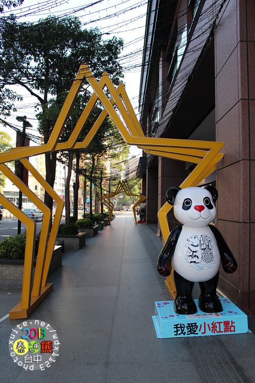 2013泰迪熊台中樂活嘉年華:2013泰迪熊台中樂活嘉年華❤花了9天才拍齊104隻『熊兒』~103.01.01更新