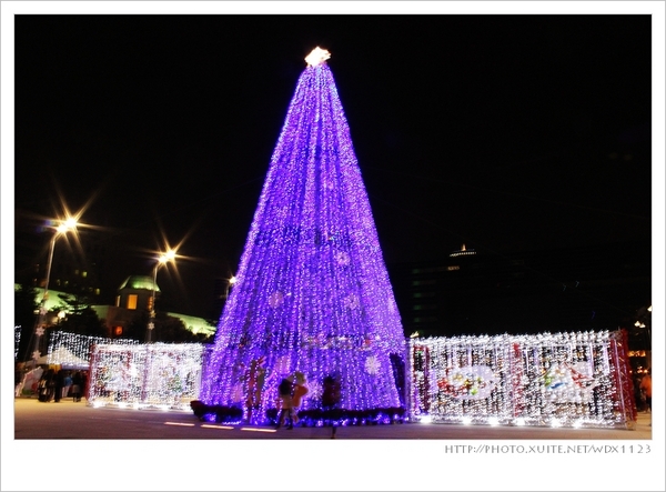 2013臺中聖誕熊厲害:2013臺中聖誕熊厲害✪點燈活動~102.12.06