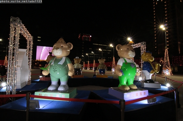 2013臺中聖誕熊厲害:2013臺中聖誕熊厲害✪點燈活動~102.12.06