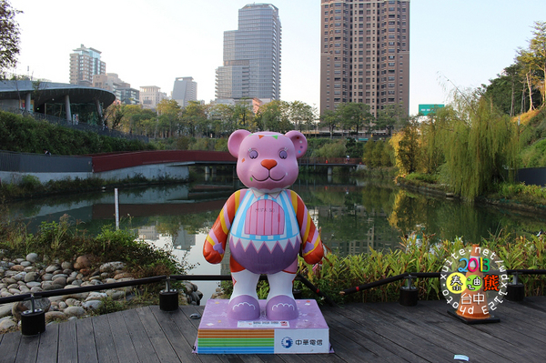 2013泰迪熊台中樂活嘉年華:2013泰迪熊台中樂活嘉年華❤花了9天才拍齊104隻『熊兒』~103.01.01更新