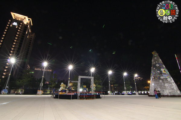 2013臺中聖誕熊厲害:2013臺中聖誕熊厲害✪點燈活動~102.12.06