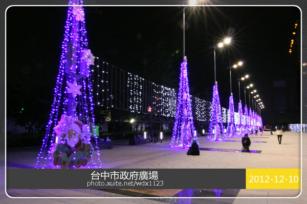 2013臺中聖誕熊厲害:2013臺中聖誕熊厲害✪點燈活動~102.12.06